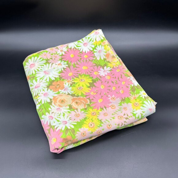 Vintage Flower Power Full Flat Sheet 1960s Floral Pequot USA Pink Yellow Daisy - Picture 1 of 5